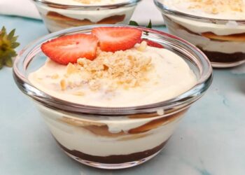 Delícia de bolacha com iogurte