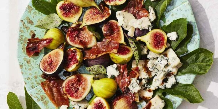 Salada de figo, presunto e queijo
