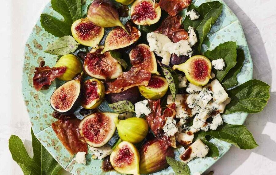 Salada de figo, presunto e queijo