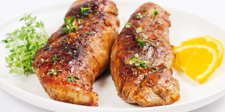 Peito de frango no forno no forno com mel e alho