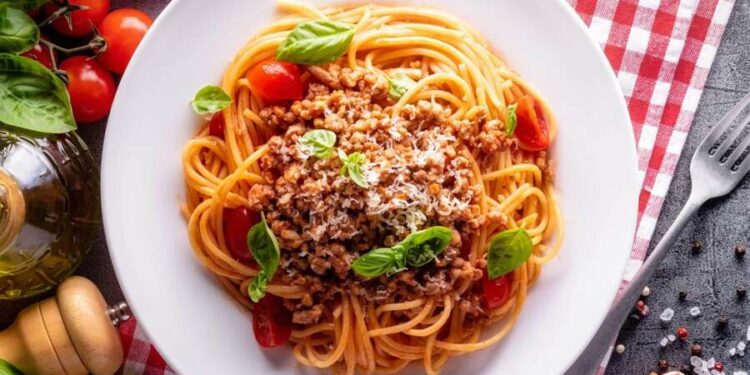 Massa com carne picada à portuguesa