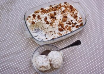 Gelado de bolacha com leite condensado