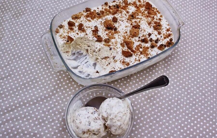 Gelado de bolacha com leite condensado