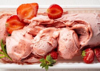 Gelado de morango e coco