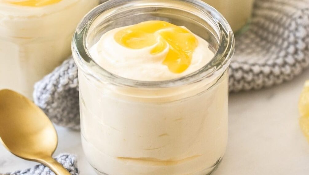 Mousse de iogurte com limão