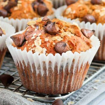 Muffins de banana, aveia e pepitas de chocolate