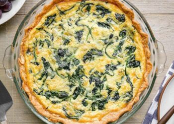 Tarte de queijo e espinafres