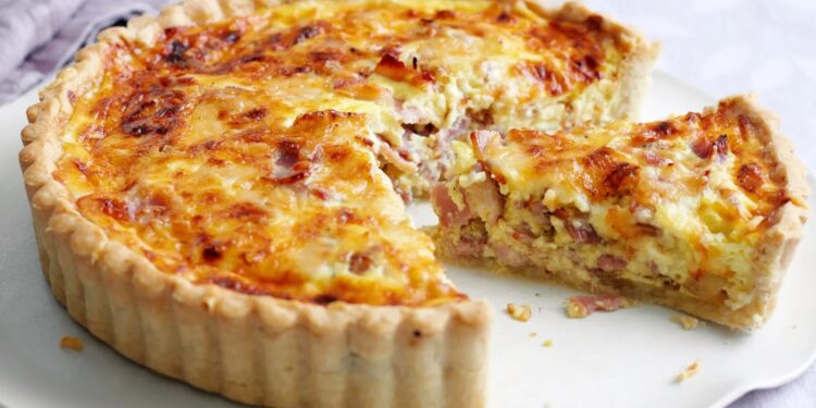 Quiche de bacon fácil e deliciosa