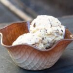 Gelado de amêndoa cremoso com iogurte