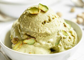 Gelado de pistácio cremoso com iogurte