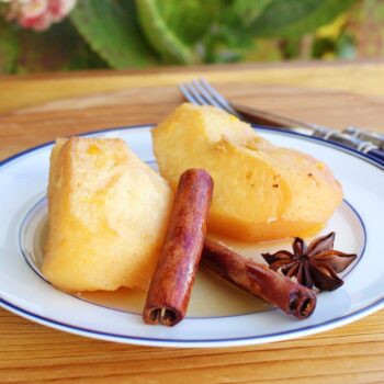 Marmelos no forno com mel e canela