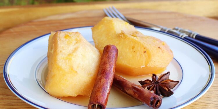 Marmelos no forno com mel e canela