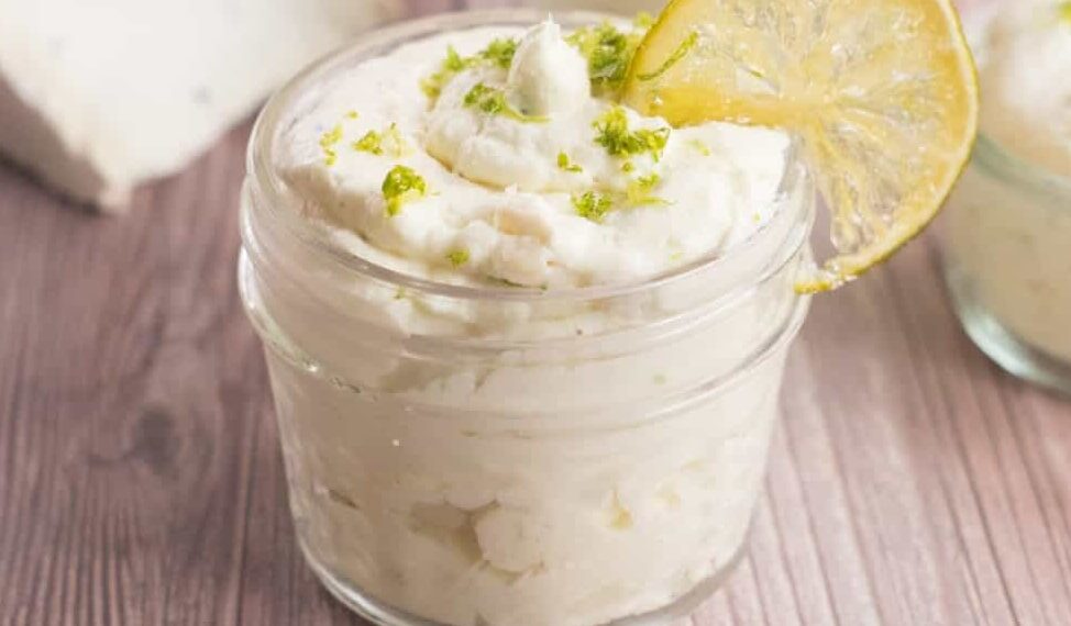 Mousse de lima cremosa e simples