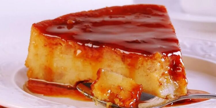 Pudim de pão com canela