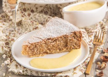 Bolo de avelãs húmido e fofinho