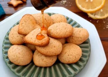 Biscoitos de mel e limão