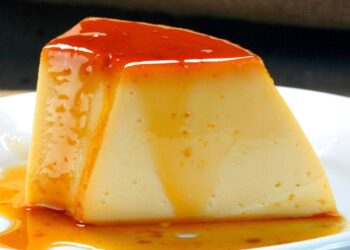 Pudim de pão com leite condensado