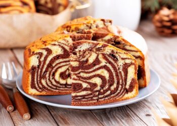 Bolo mármore húmido e fofinho