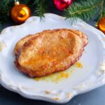 Fatias douradas com calda de laranja