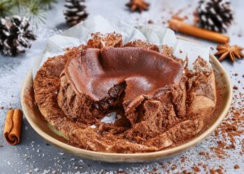 Pão de ló com chocolate húmido e cremoso