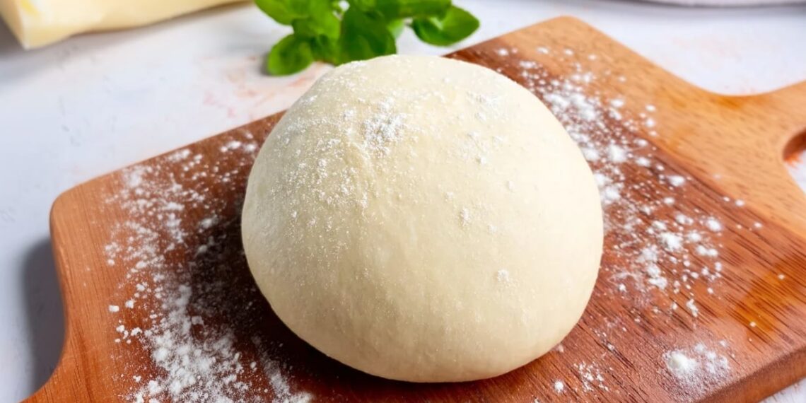 Massa de pizza simples e fácil com robot de cozinha