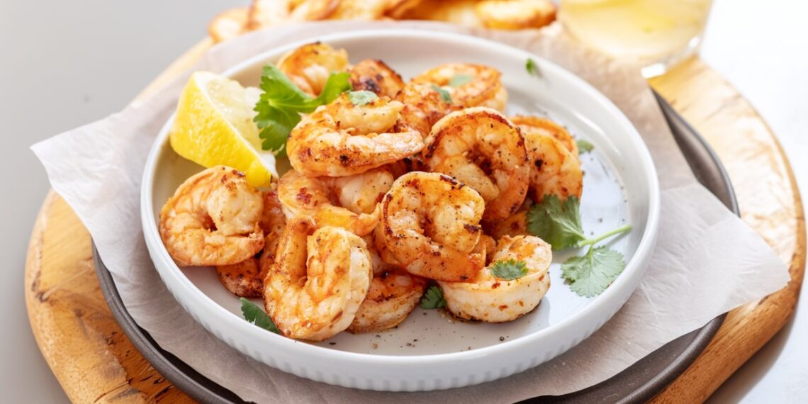 Camarão frito com azeite e salsa