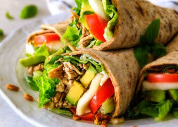 Wrap de frango com abacate