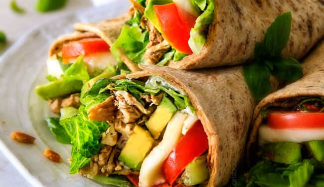 Wrap de frango com abacate