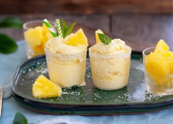 Mousse de ananás com iogurte