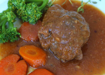 Bochechas estufadas à alentejana