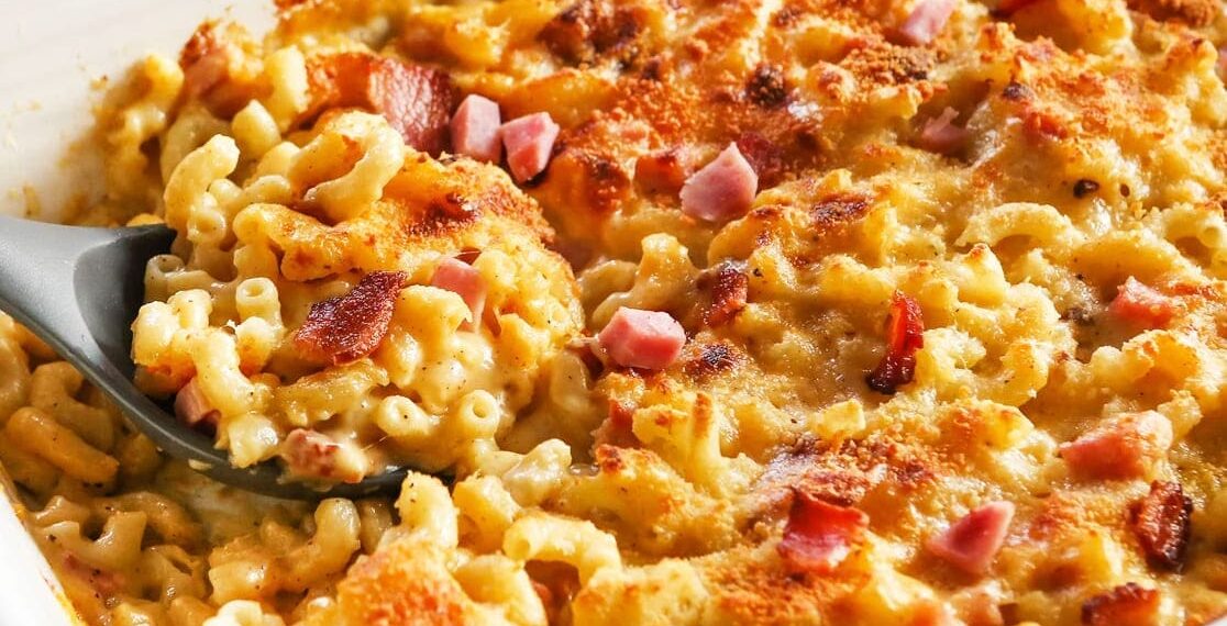 Massa gratinada com bacon e queijo