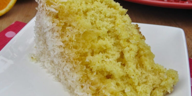 Pão de ló de laranja e coco