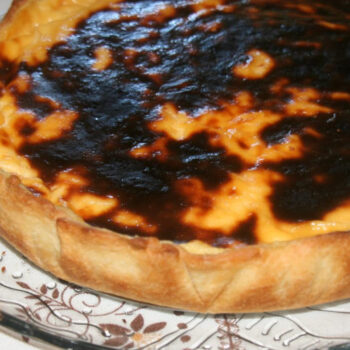 Tarte de natas cremosa com massa folhada