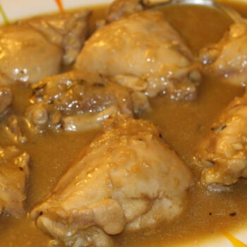 Frango estufado com cerveja