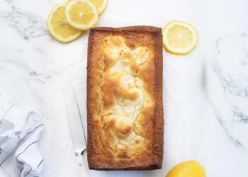 Bolo de limão com creme de queijo