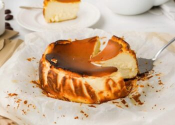 Cheesecake basco com 3 ingredientes