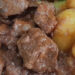 Carne de vaca estufada com batatas