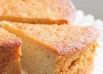 Bolo de iogurte com mel