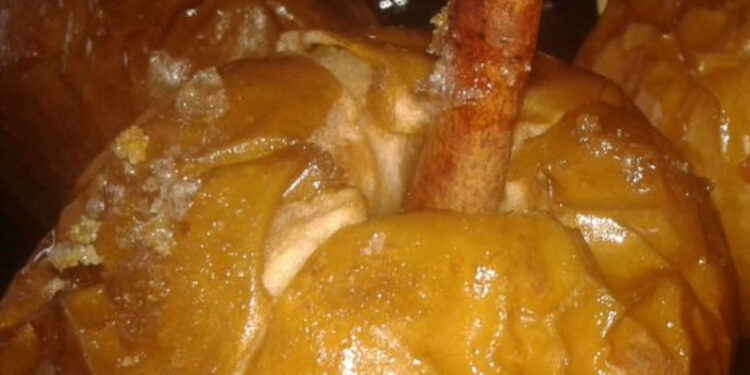 Maçãs assadas crocantes na air fryer