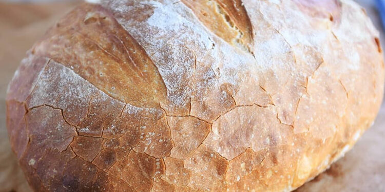 Pão rústico com massa mãe