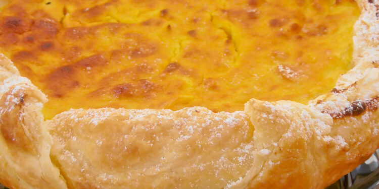 Tarte folhada de natas e leite condensado