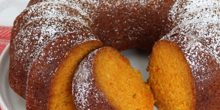 Bolo de cenoura com gengibre