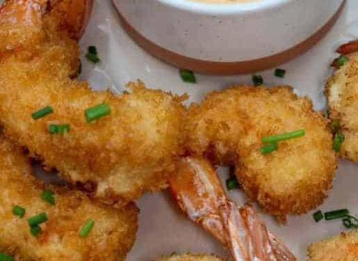 Camarões panados com maionese de coentros