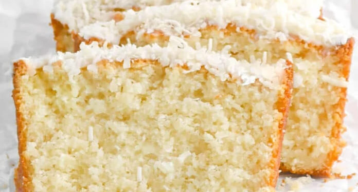 Bolo de coco com leite de coco