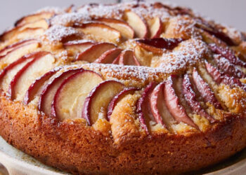 Bolo de maçã invertido na air fryer