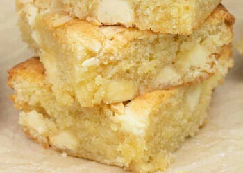 Brownie de chocolate branco com coco na air fryer