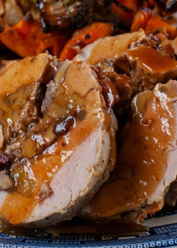 Lombo de porco recheado com castanhas e maçã