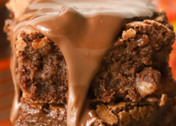 Brownie de avelã e laranja com toffee salgado