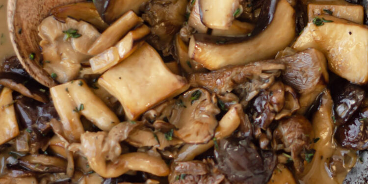 Cogumelos salteados com azeite de trufa