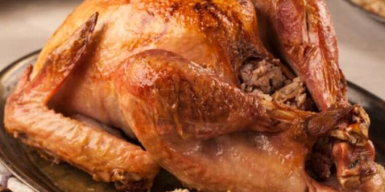 Peru recheado com castanhas e bacon